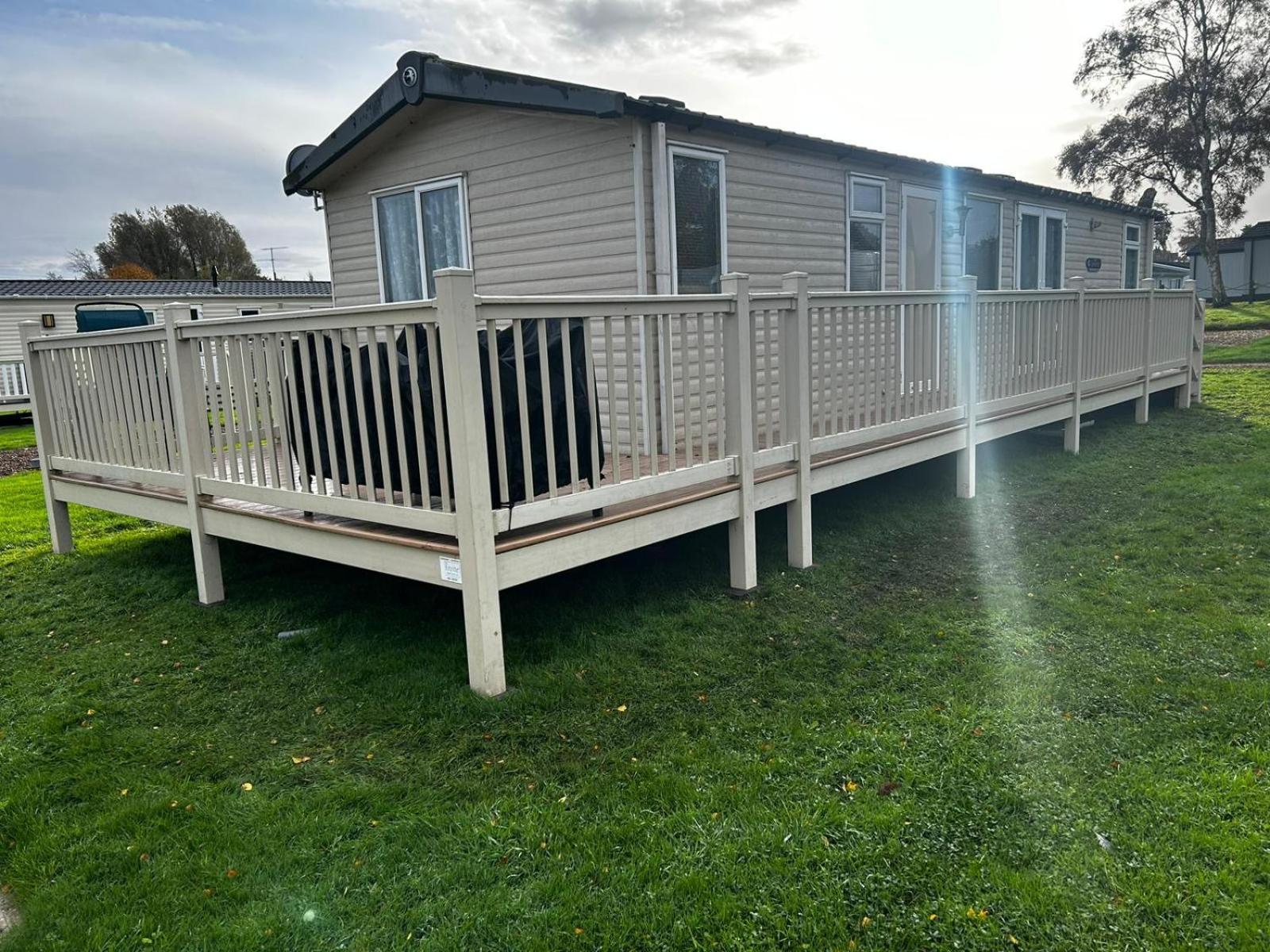 Lovely Serenity Caravan Is Situated On The Norfolk Broads Casa vacanze Lowestoft