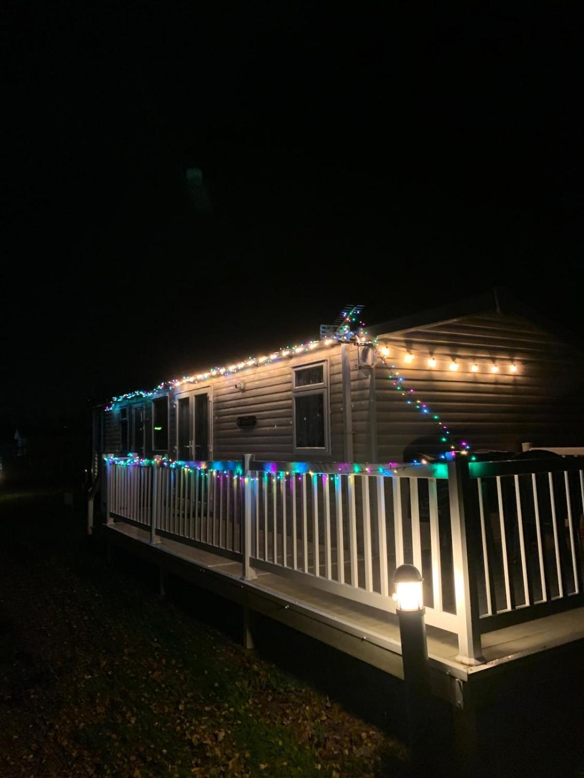 Lovely Serenity Caravan Is Situated On The Norfolk Broads Casa vacanze Lowestoft