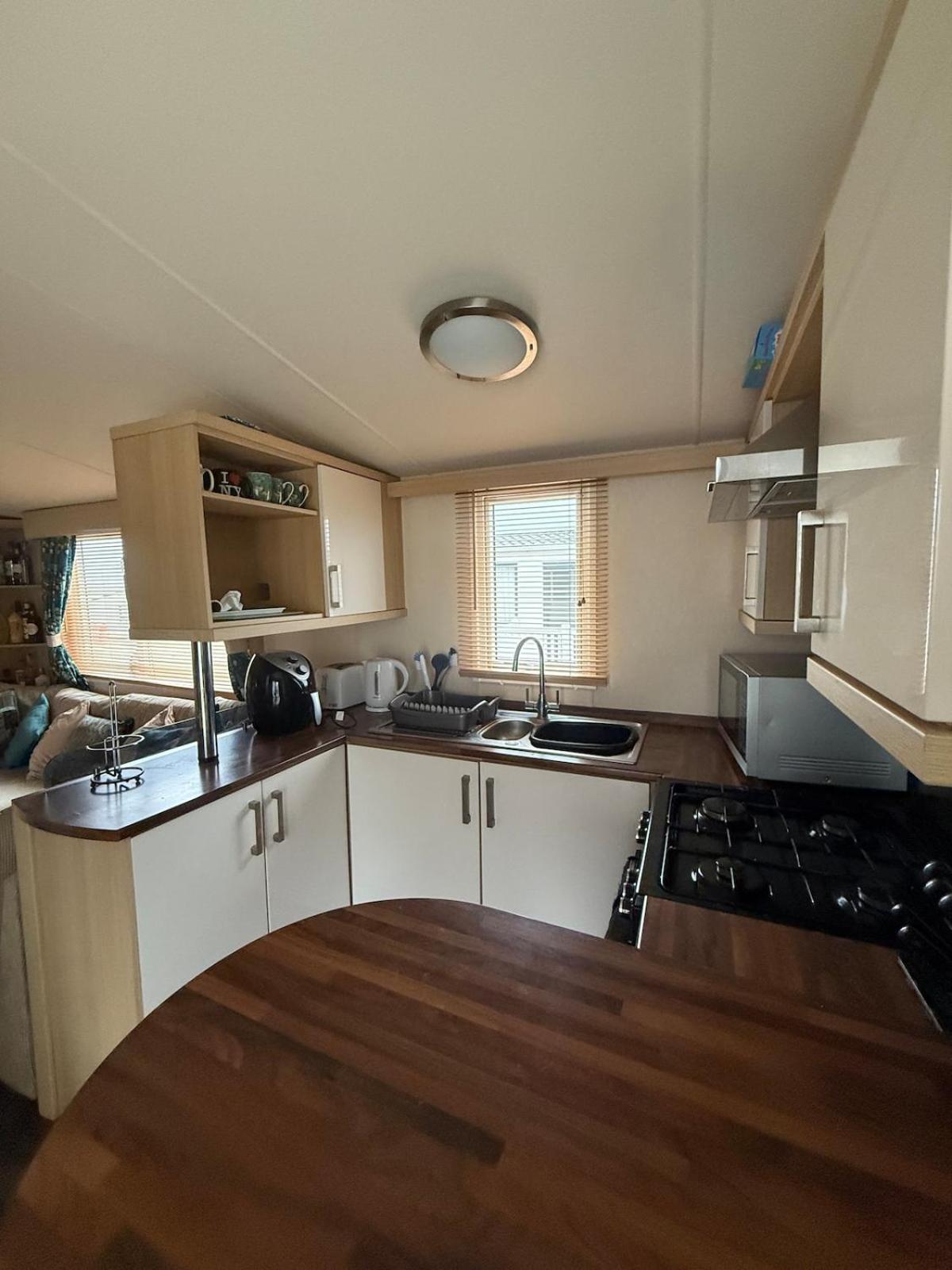 Lovely Serenity Caravan Is Situated On The Norfolk Broads Casa vacanze