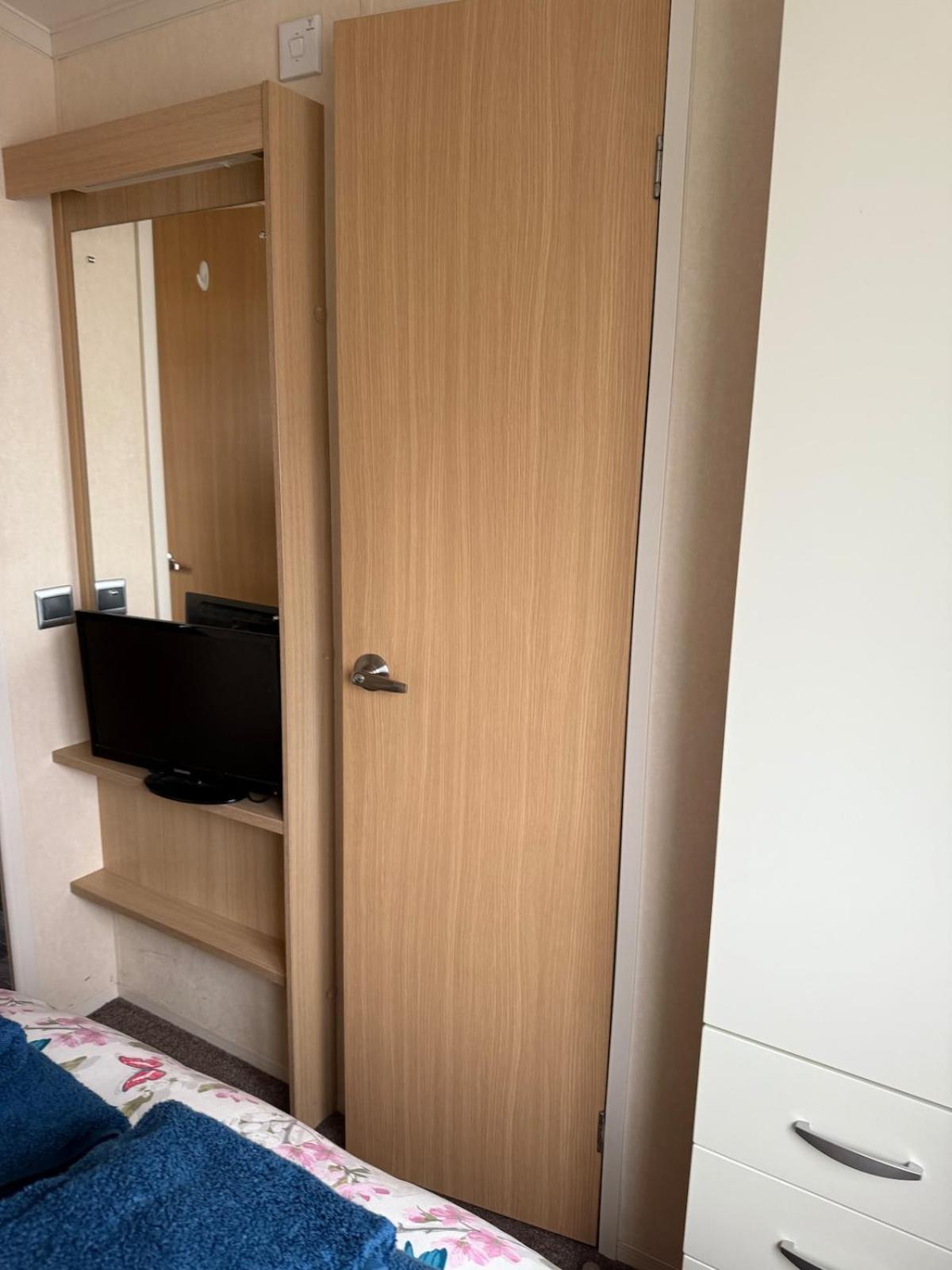 Holiday home Lovely Serenity Caravan Is Situated On The Norfolk Broads Lowestoft